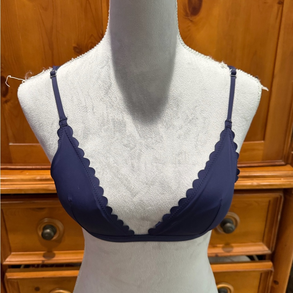 H&M Navy Scalloped Wireless Bikini Top, Sz 8
